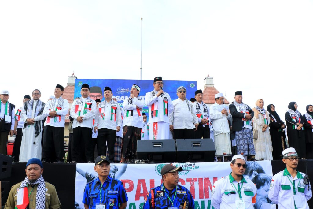 IMG-20250420-WA0003-1024x683 Solidaritas dan Dukungan untuk Palestina, Ribuan Warga Tangerang Padati Taman Elektrik